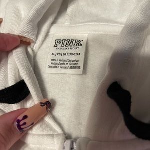 2 hoodies. Very cute and comfortable.